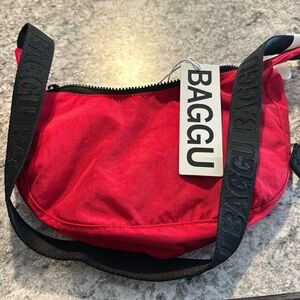 Baggu Small crescent crossbody bag in Candy Apple red